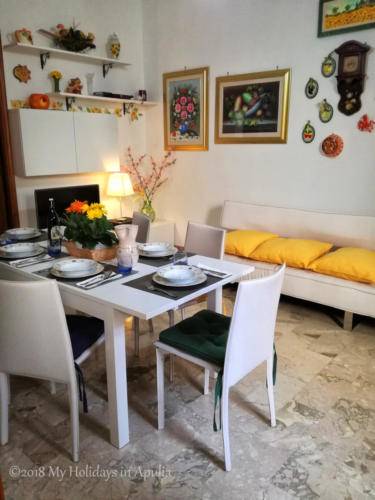 Sieglinde apartment dining-room